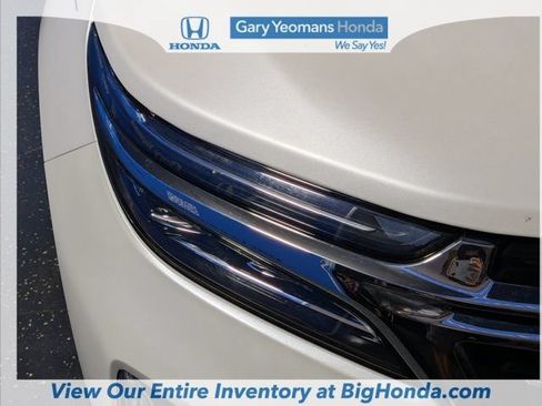 Used 2024 Chevrolet Equinox Premier FWD image 11