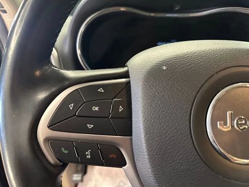 Used 2021 Jeep Grand Cherokee Limited AWD/4WD image 11