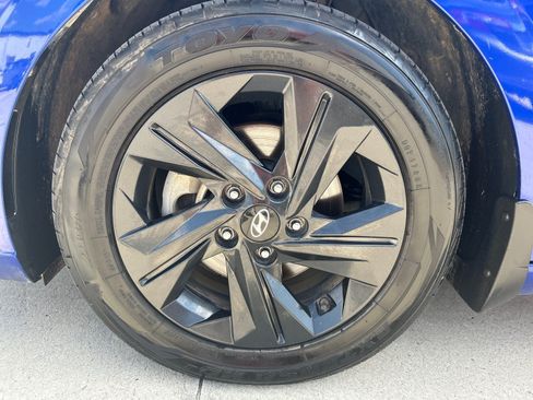 Used 2023 Hyundai Elantra SEL FWD image 9
