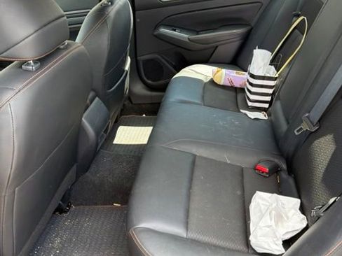 Used 2022 Nissan Altima 2.5 SR FWD image 8