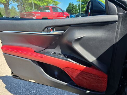 Used 2020 Toyota Camry XSE w/ Navigation Package image 27