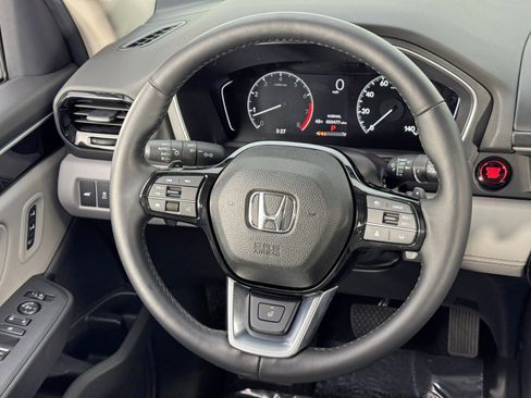 Used 2025 Honda Pilot EX-L image 18