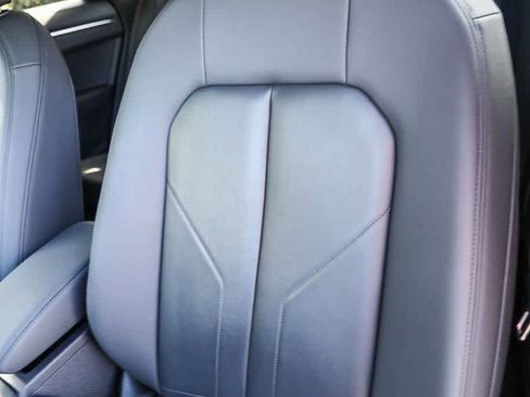 Used 2024 Audi Q3 2.0T Premium w/ Convenience Package image 23