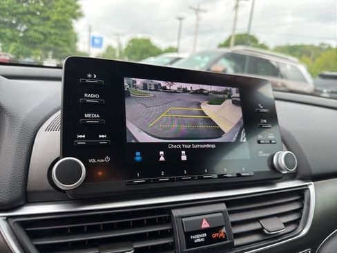 Used 2019 Honda Accord LX image 15