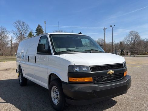 New 2025 Chevrolet Express 2500 image 4