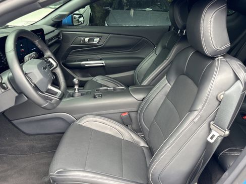 Used 2025 Ford Mustang GT Premium RWD image 11