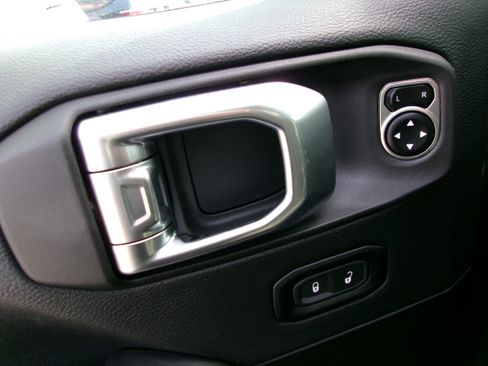 New 2025 Jeep Wrangler Unlimited Sahara image 13