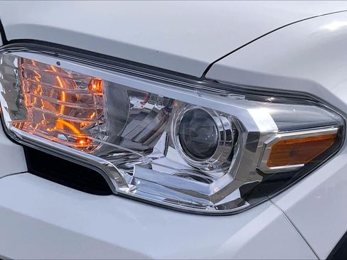 Used 2022 Toyota Tacoma SR w/ SX Package image 28