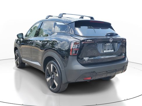 New 2025 Nissan Kicks SR image 7