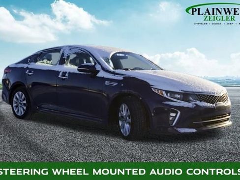 Used 2018 Kia Optima S w/ Panoramic Sunroof Package image 4