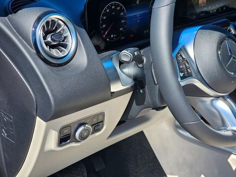 New 2026 Mercedes-Benz GLB 250 4MATIC image 15