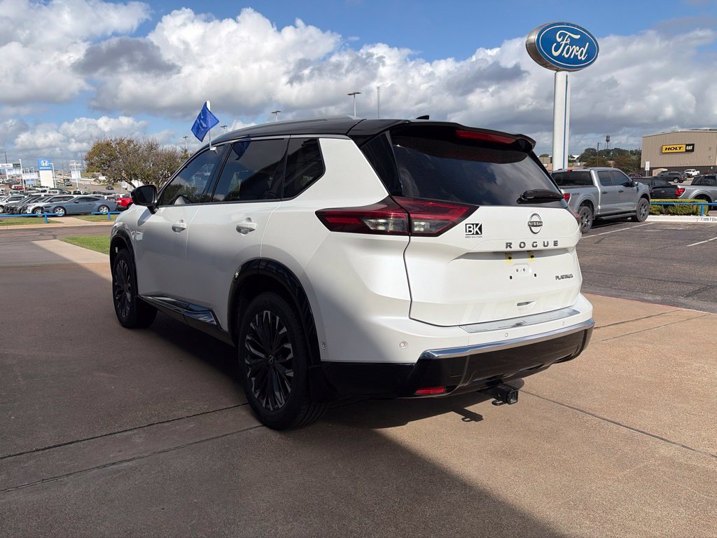 Used 2024 Nissan Rogue Platinum FWD image 5