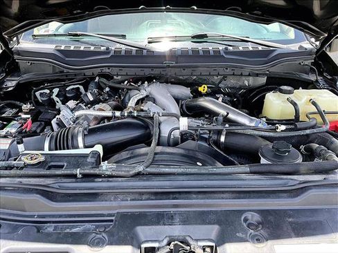 Used 2022 Ford F250 Lariat w/ Lariat Ultimate Package AWD/4WD image 11