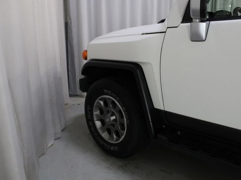 Used 2013 Toyota FJ Cruiser 4WD w/ Upgrade Pkg image 28