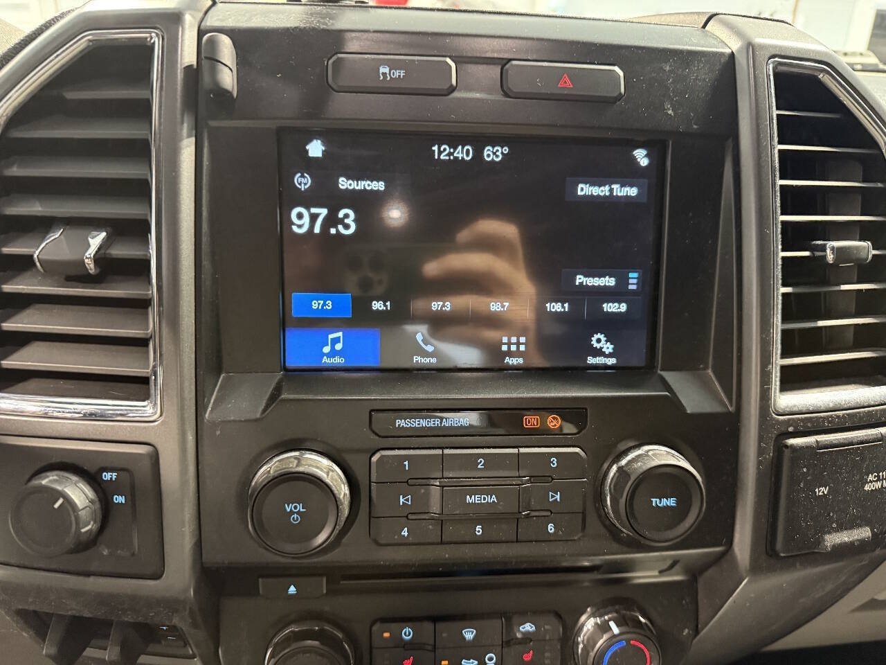 Used 2017 Ford F250 XLT w/ XLT Premium Package AWD/4WD image 20
