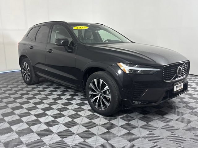 Used 2025 Volvo XC60 B5 Plus AWD/4WD image 4