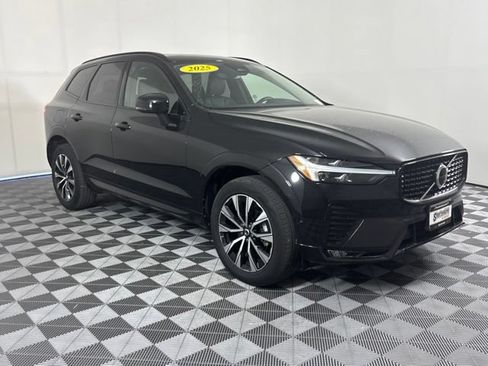 Used 2025 Volvo XC60 B5 Plus AWD/4WD image 4