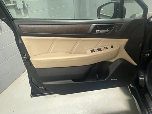 Used 2019 Subaru Outback 2.5i Limited AWD/4WD image 7