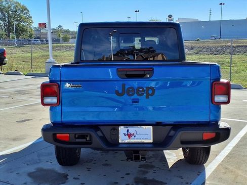 New 2026 Jeep Gladiator Sport AWD/4WD image 5