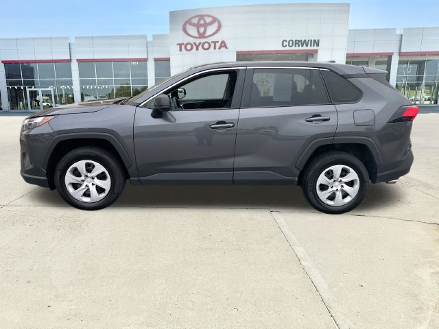 Used 2025 Toyota RAV4 LE AWD/4WD image 2