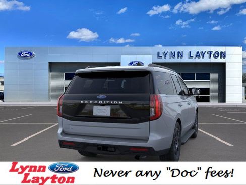 New 2025 Ford Expedition Active image 8