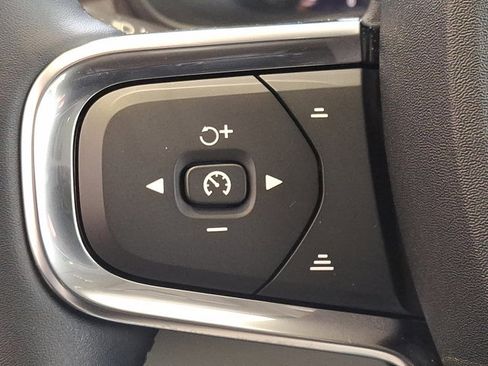 Used 2025 Volvo XC40 B5 Ultra w/ Climate Package image 22