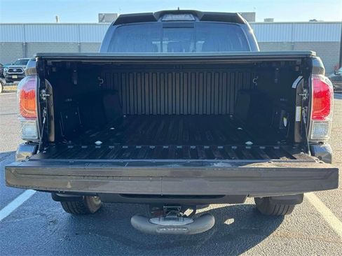 Used 2018 Toyota Tacoma Limited image 10