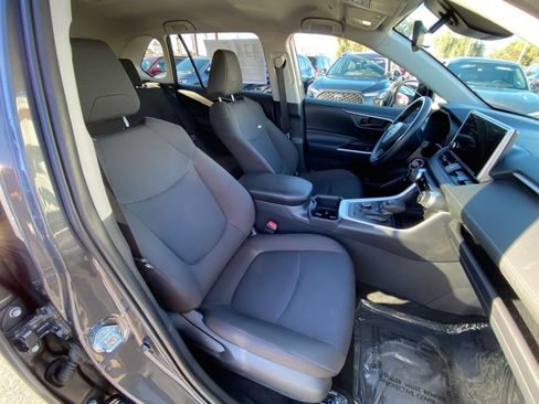 Used 2025 Toyota RAV4 LE image 27
