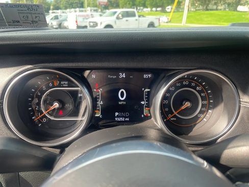 Used 2020 Jeep Gladiator Overland AWD/4WD image 53