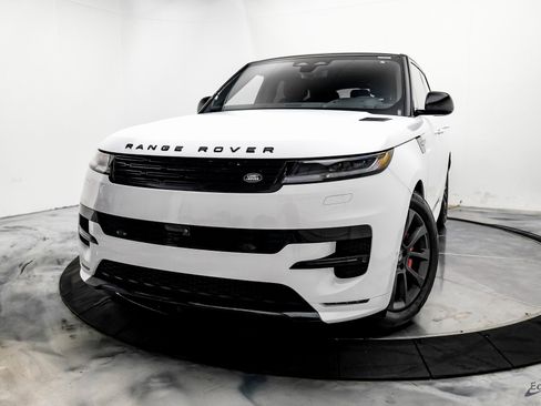 Used 2025 Land Rover Range Rover Sport Dynamic SE image 3