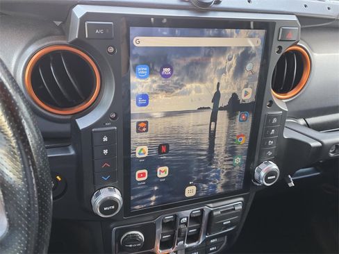 Used 2021 Jeep Gladiator Mojave image 17