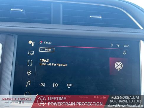 Used 2022 GMC Yukon XL Denali w/ Advanced Technology Package image 8