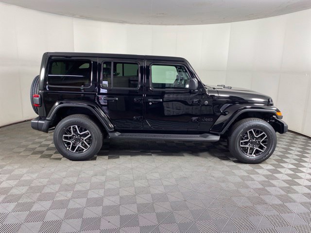 New 2027 Jeep Wrangler Unlimited Sahara AWD/4WD image 6