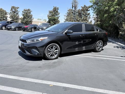 Used 2022 Kia Forte LXS FWD image 8