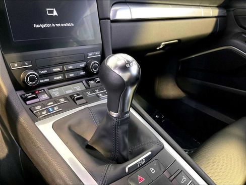 Certified 2024 Porsche 718 Cayman RWD image 17