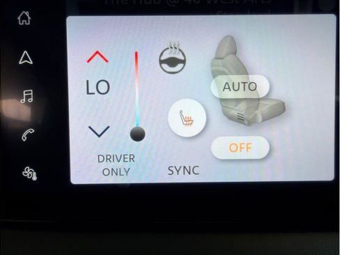 Used 2024 Nissan Ariya AWD image 23