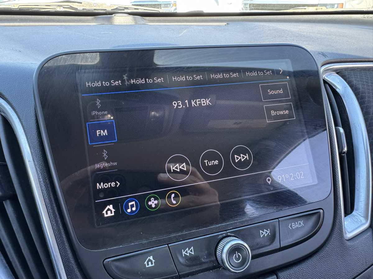 Used 2020 Chevrolet Malibu LT FWD image 26