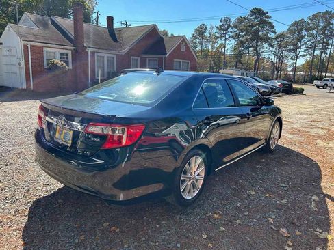 Used 2012 Toyota Camry XLE image 6