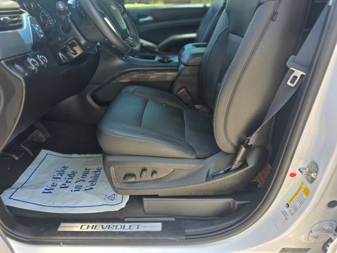 Used 2019 Chevrolet Suburban LT AWD/4WD image 19