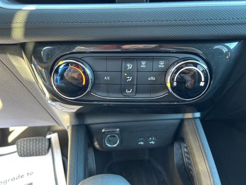 Used 2024 Chevrolet TrailBlazer LT image 24