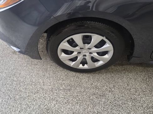 Used 2025 Toyota Corolla LE FWD image 12