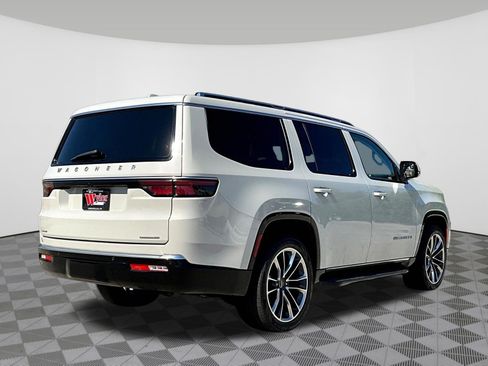 Used 2022 Jeep Wagoneer Series II w/ Premium Group I AWD/4WD image 6