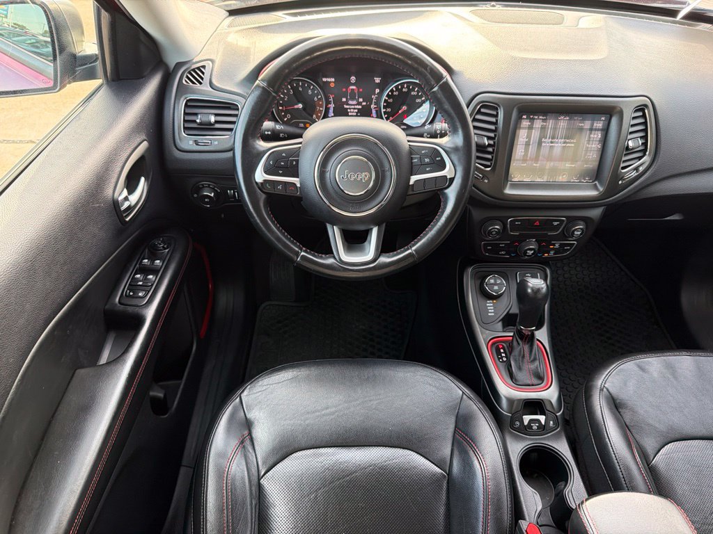 Used 2018 Jeep Compass Trailhawk w/ Leather Interior Group AWD/4WD image 23