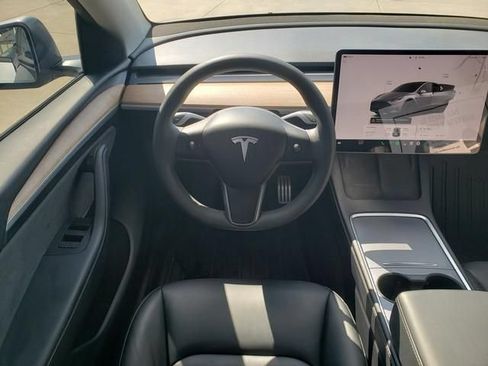 Used 2024 Tesla Model Y Performance AWD/4WD image 17
