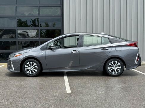 Used 2020 Toyota Prius Prime XLE FWD image 7