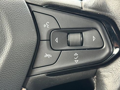 Used 2022 Chevrolet Bolt EUV Premier w/ Super Cruise Package image 26