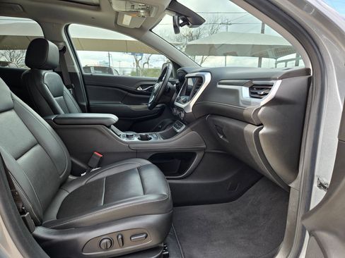 Used 2023 GMC Acadia SLT w/ Elevation Edition image 29