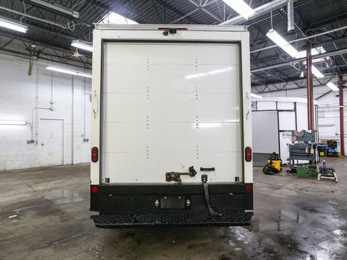 Used 2023 Ford Transit 350 DRW RWD image 9