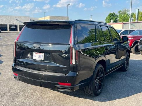Used 2022 Cadillac Escalade Sport Platinum w/ LPO, Floor Liner Package AWD/4WD image 5