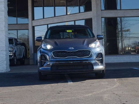 Used 2022 Kia Sportage LX image 9